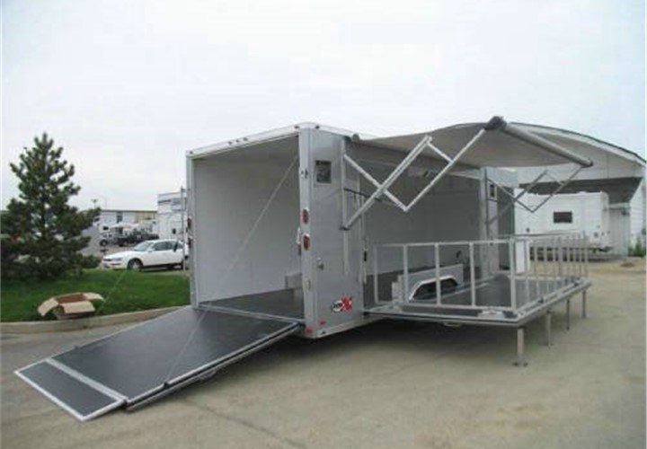custom stage trailers