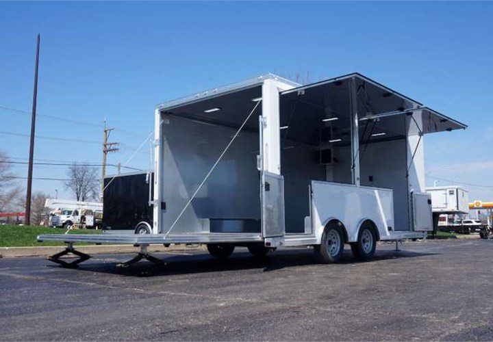 18-foot Mobile Pop-Up Trailer with Rear Stage